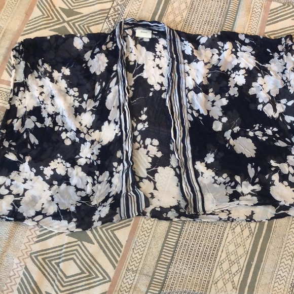 Elevenses Kimono - Picture 7 of 7